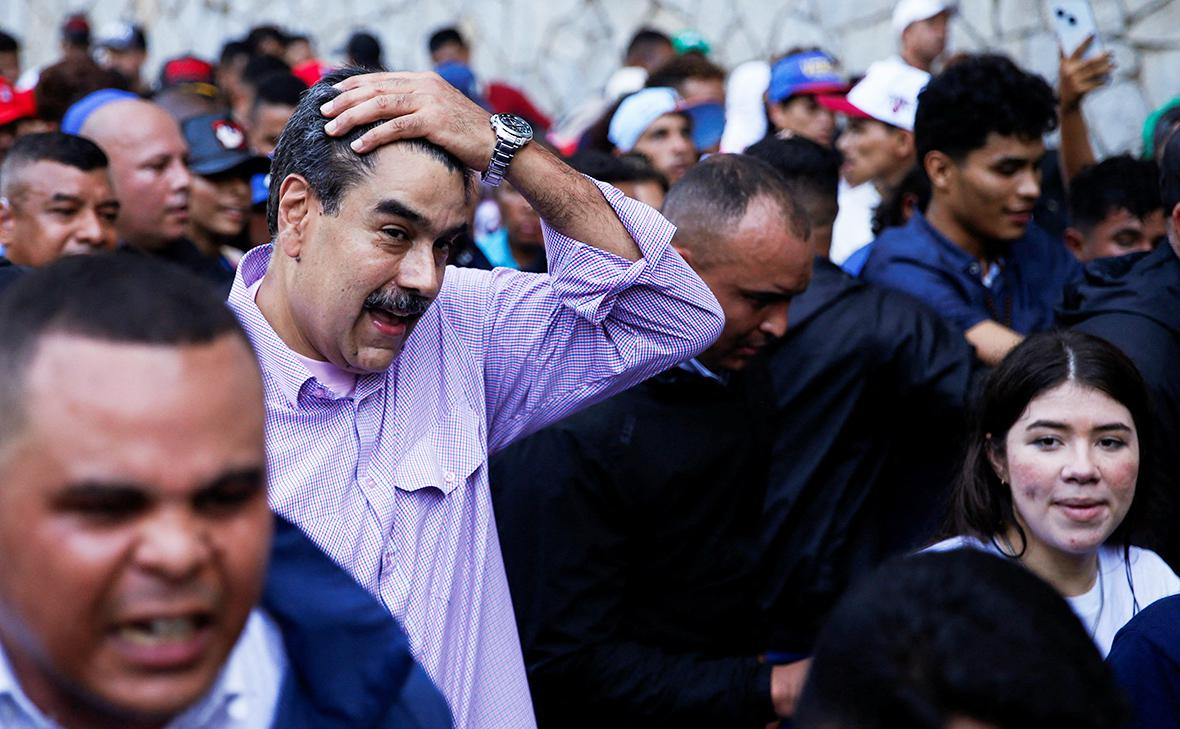 The United States is discussing options for ousting Venezuelan President Nicolás Maduro.