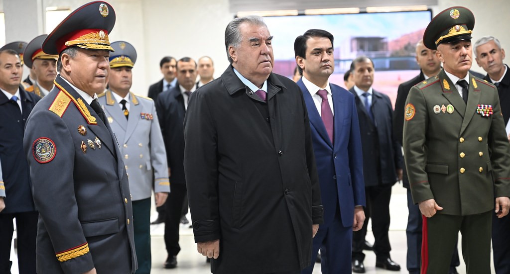 Emomali Rahmon remotely opened new residential buildings for Interior Ministry employees in Dushanbe and Khujand.