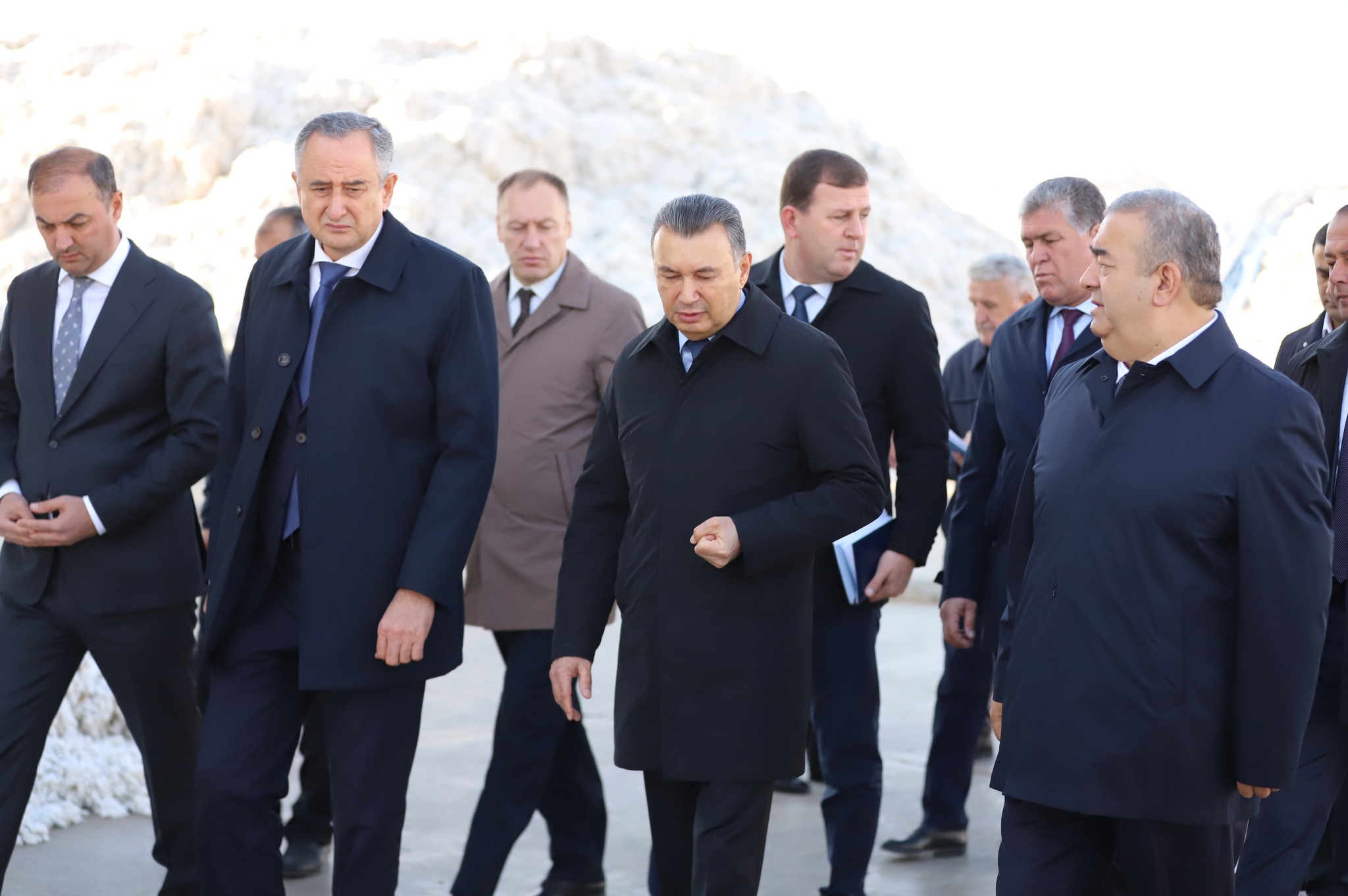 Kokhir Rasulzoda visited the Khatlon region to monitor cotton harvesting and processing