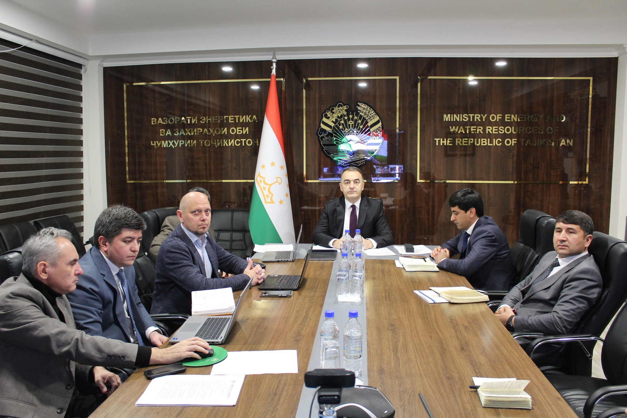 Tajikistan discusses wind and solar power projects with ACWA Power