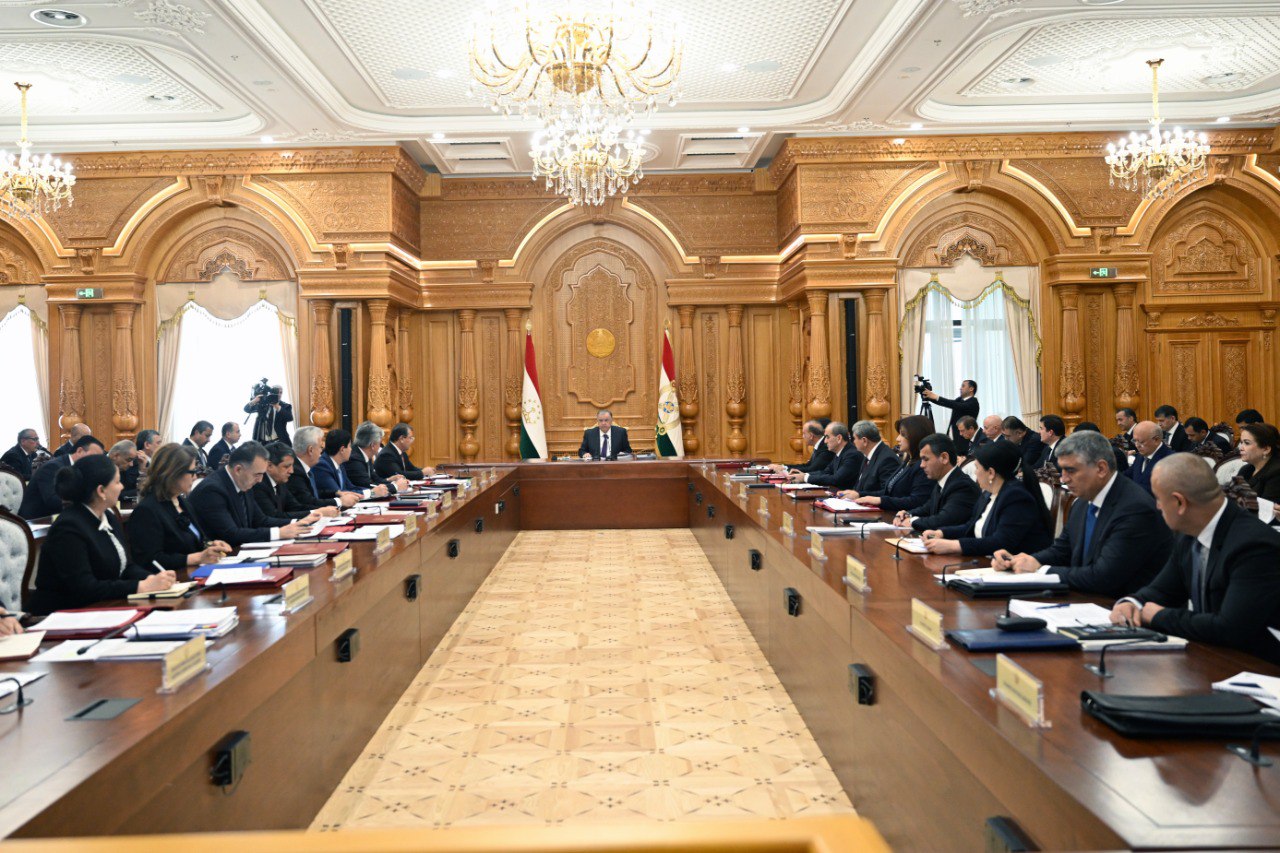Emomali Rahmon chaired a meeting of the Government of Tajikistan to review the draft state budget for 2026.
