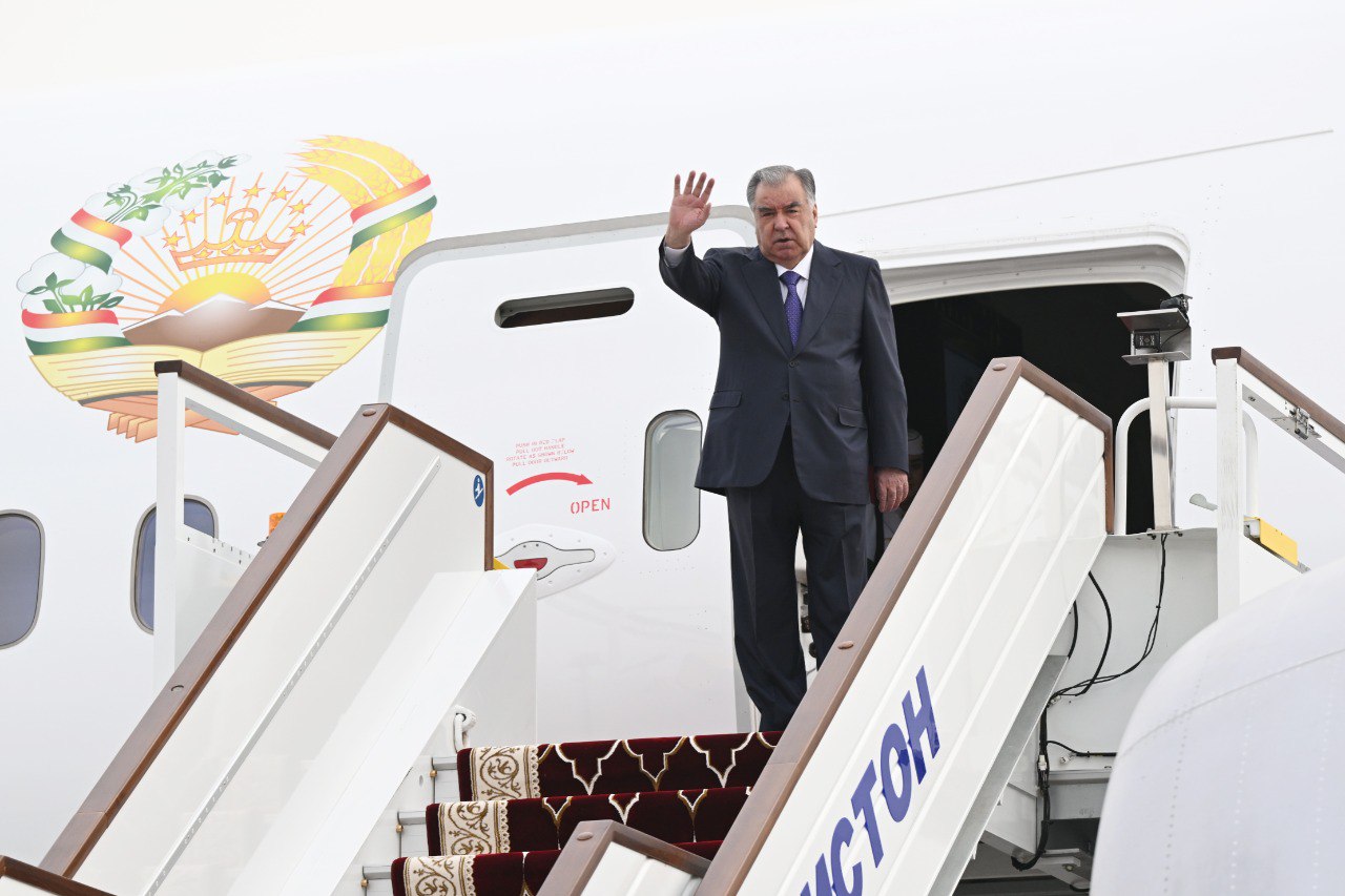 Emomali Rahmon departed for Qatar to attend the World Summit for Social Development