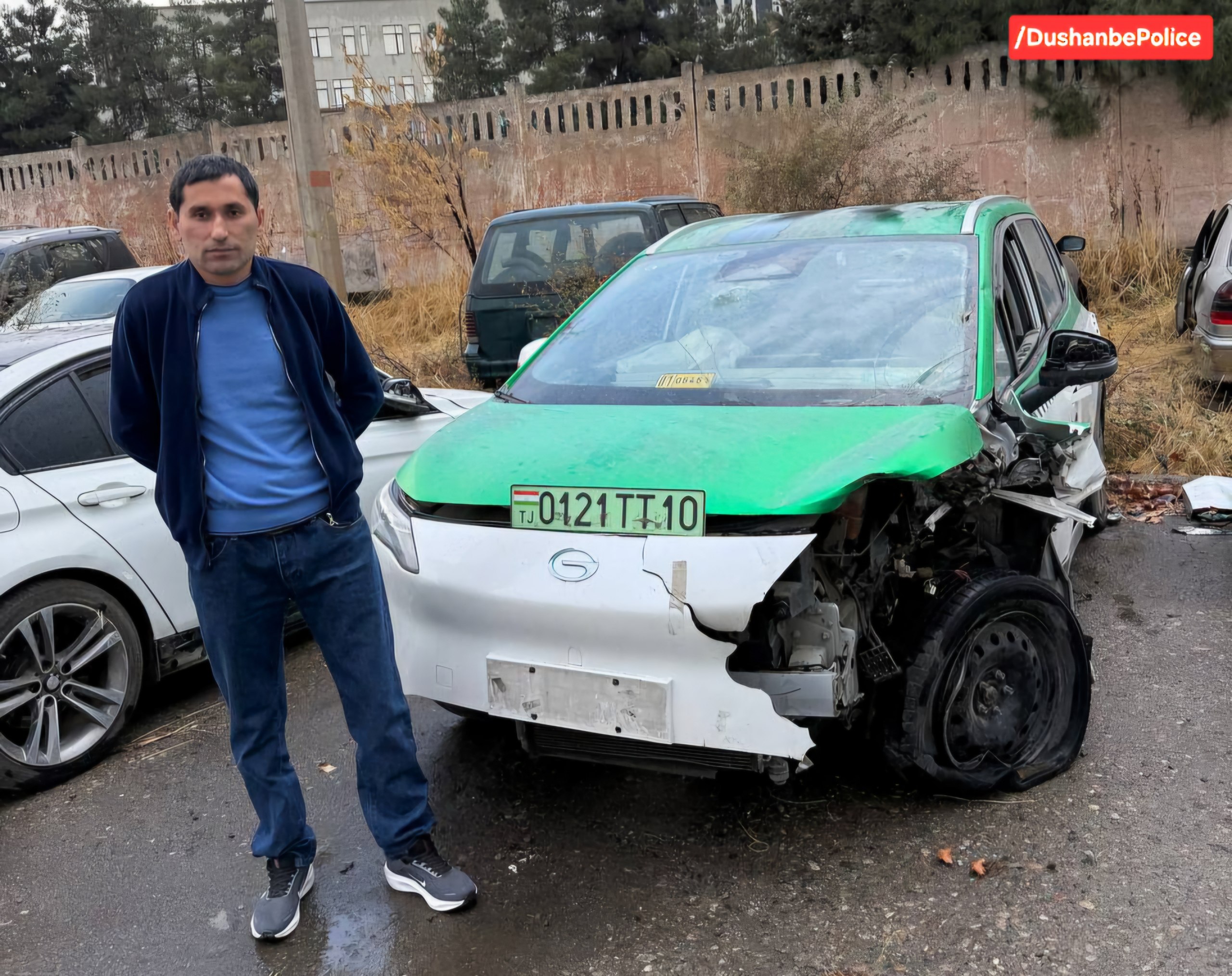 A drunk driver collided with a truck in Dushanbe and was arrested for 15 days.