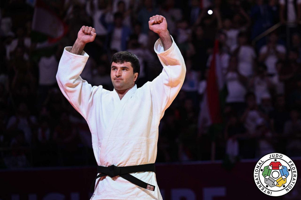 Tajik judokas won silver and bronze at the Islamic Solidarity Games.