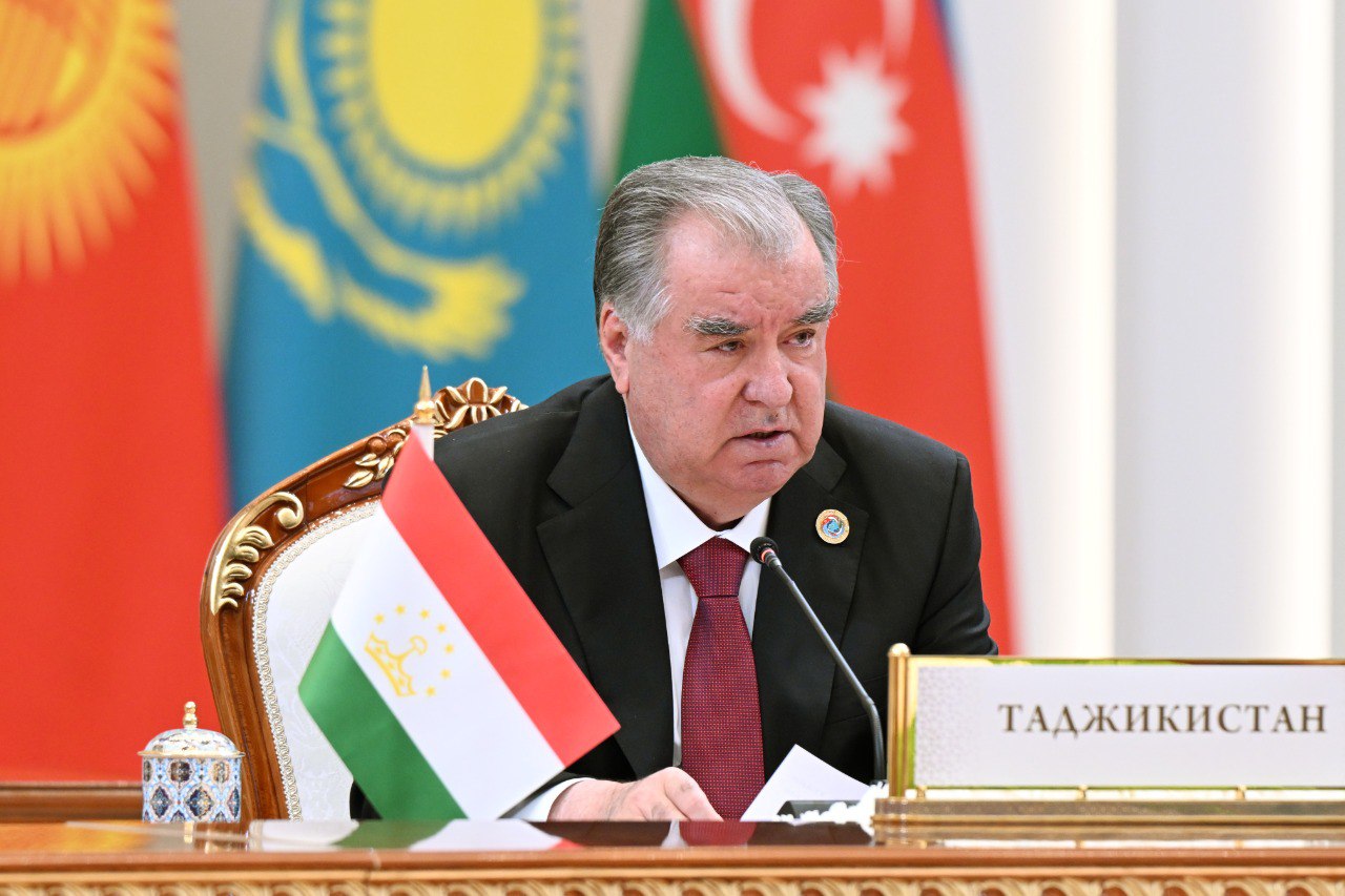 Emomali Rahmon proposed creating an international innovative educational center in Central Asia.