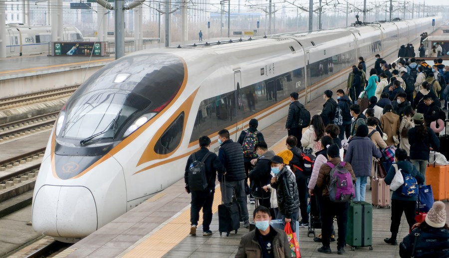 China Railways served a record number of passengers in the first 11 months of 2025.