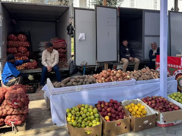 Pre-New Year food fairs are taking place in Dushanbe until the end of December.