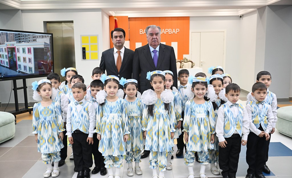 Emomali Rahmon opened the Vatanparvar preschool in the Shokhmansur district.