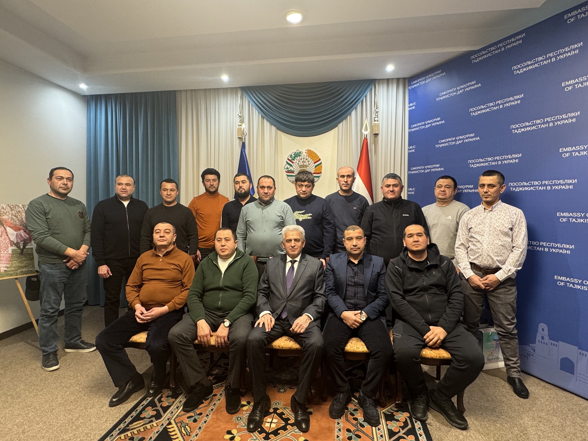 The Tajik Ambassador to Ukraine met with Tajik businessmen in Kyiv.