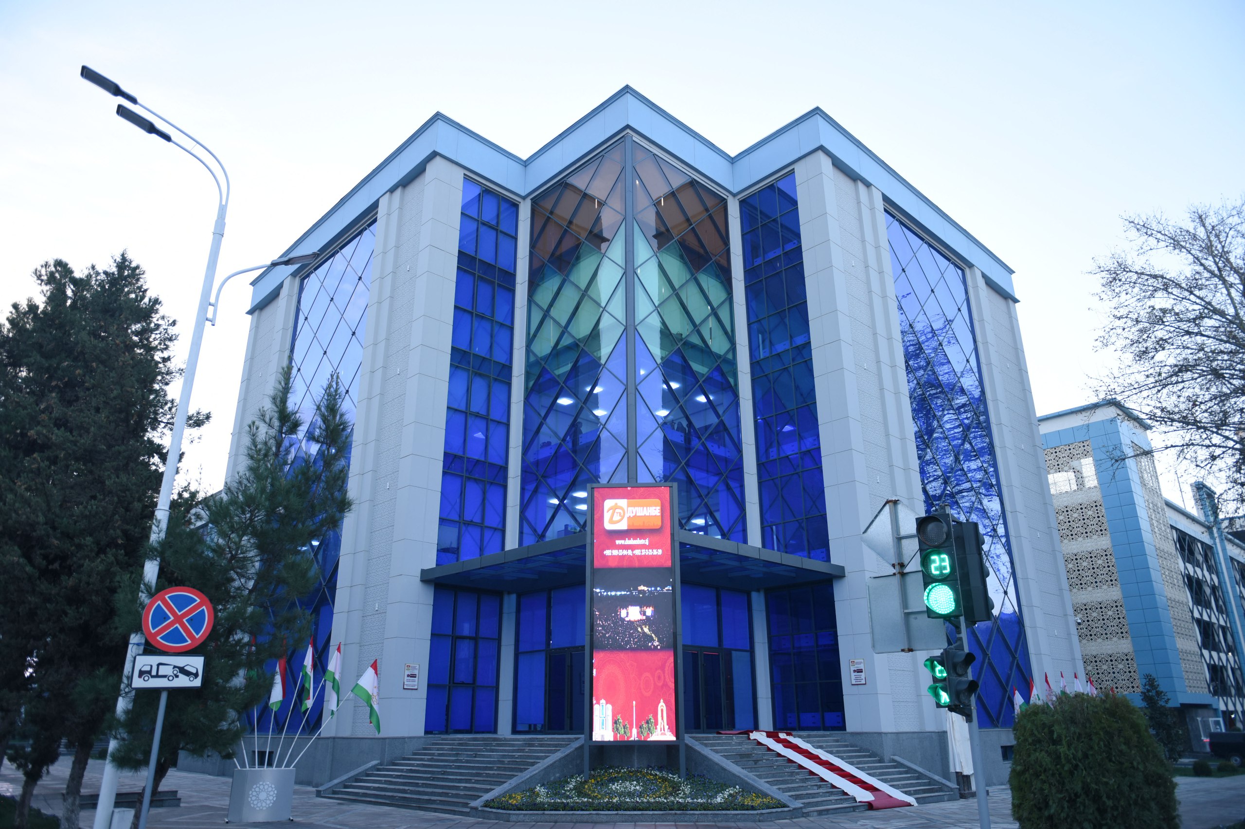 Emomali Rahmon opened the new building of Dushanbe Television
