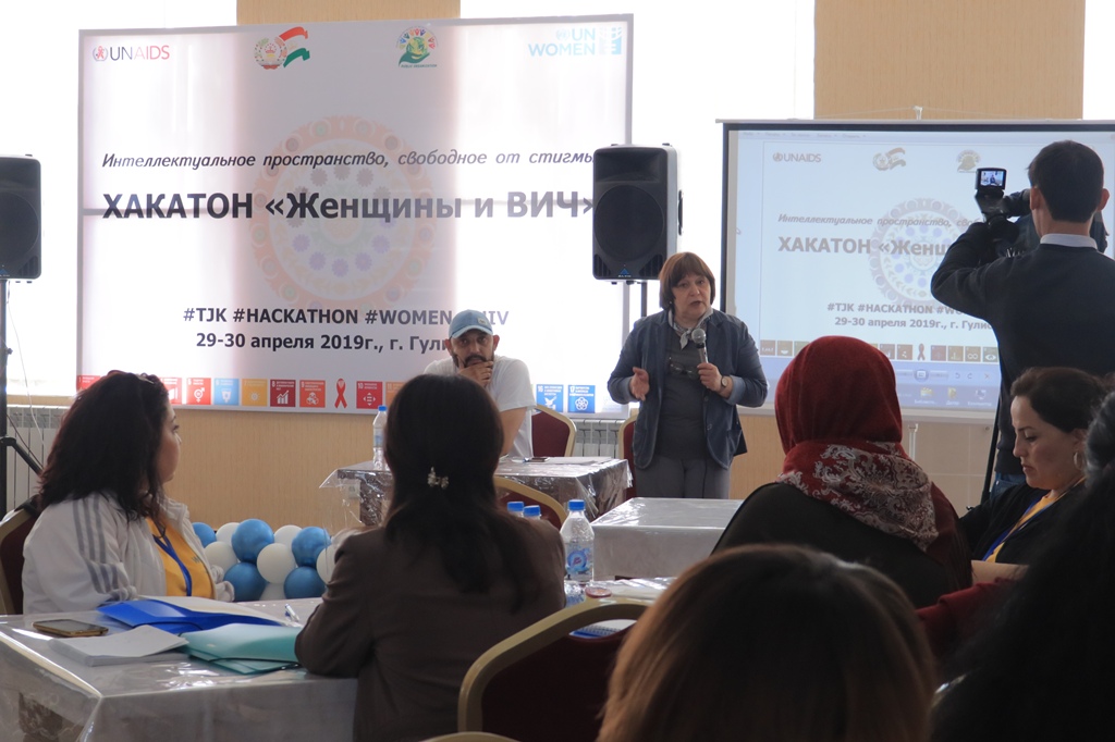 UN: Cuts in international aid threaten Tajikistan's fight against HIV