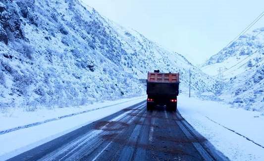 IRS ensures traffic on the Dushanbe-Chanak highway as snowfall intensifies