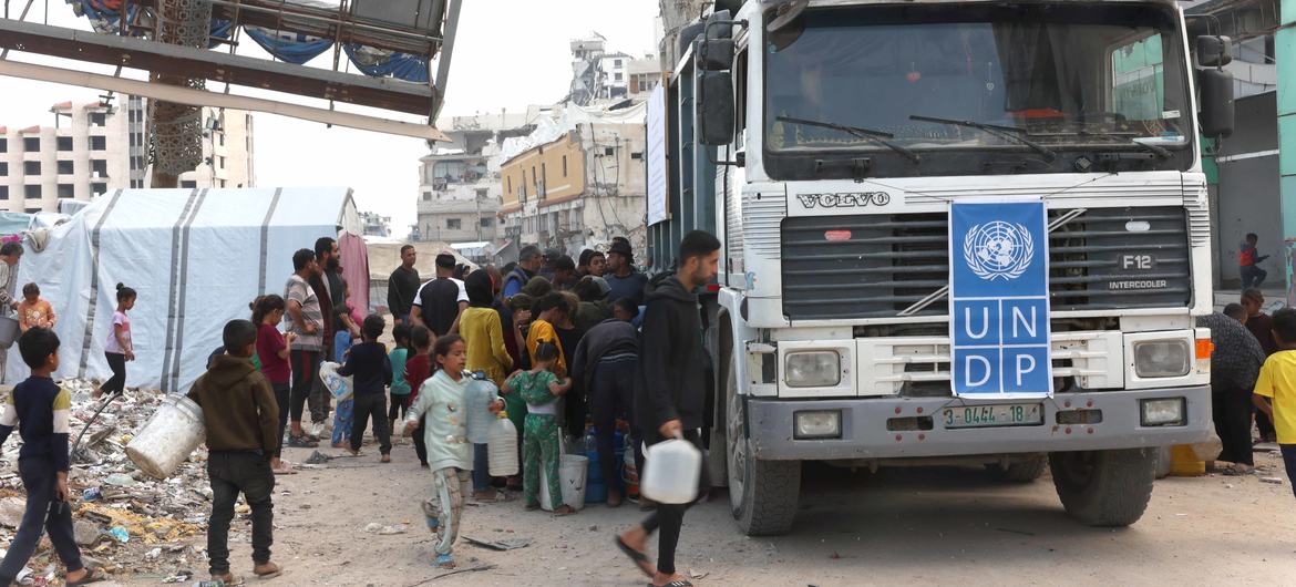 UN agencies have warned of the risk of a collapse of humanitarian aid in Gaza.