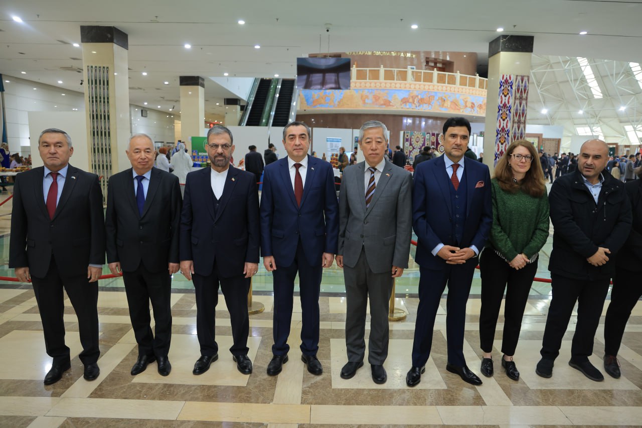 A charity exhibition was held at the National Museum of Tajikistan.