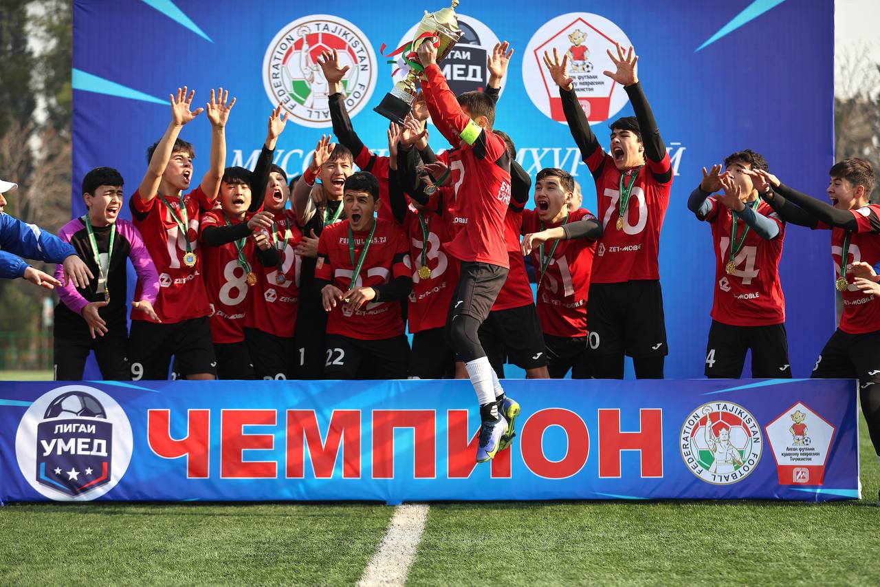 The team from Khujand State Sports School No. 1 won the Tajikistan Umed Youth League (U-16)