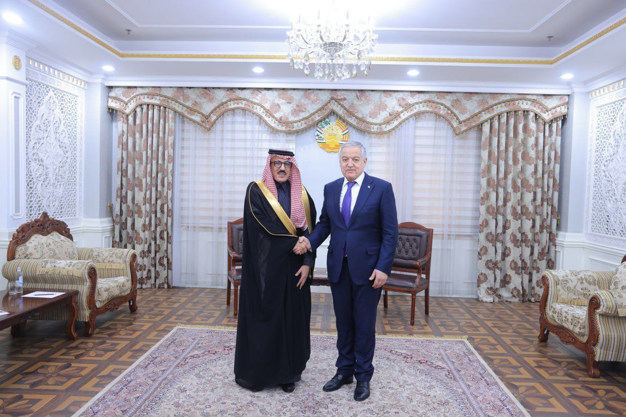 The head of the Tajik Foreign Ministry received the Saudi Arabian ambassador in connection with the completion of his mission.