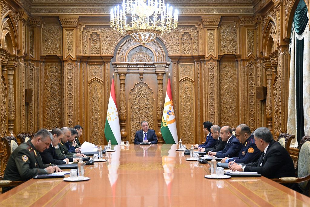 Emomali Rahmon held a working meeting with Tajik security forces