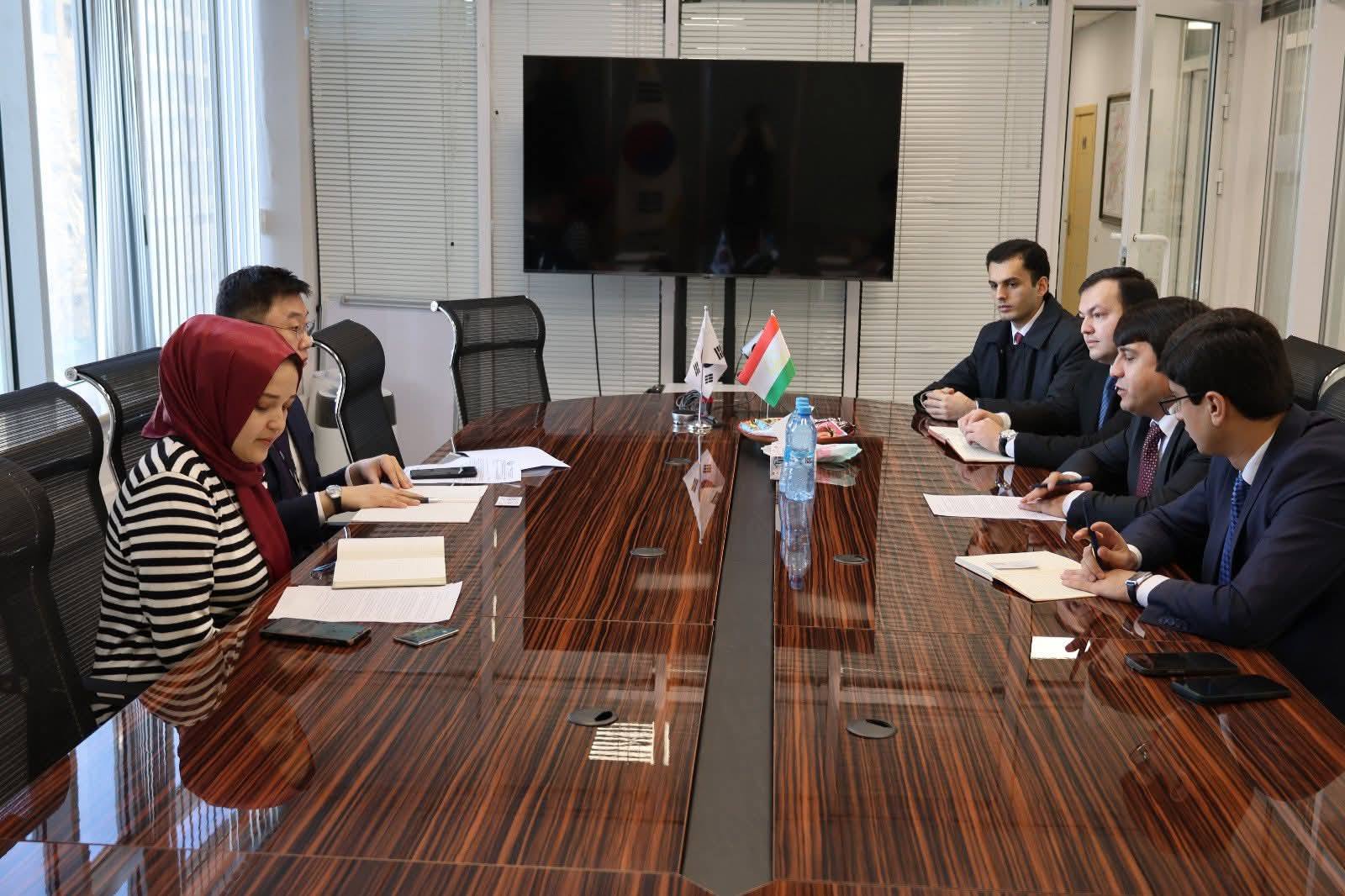 Tajikistan and Korea discussed cooperation in supporting talented youth.