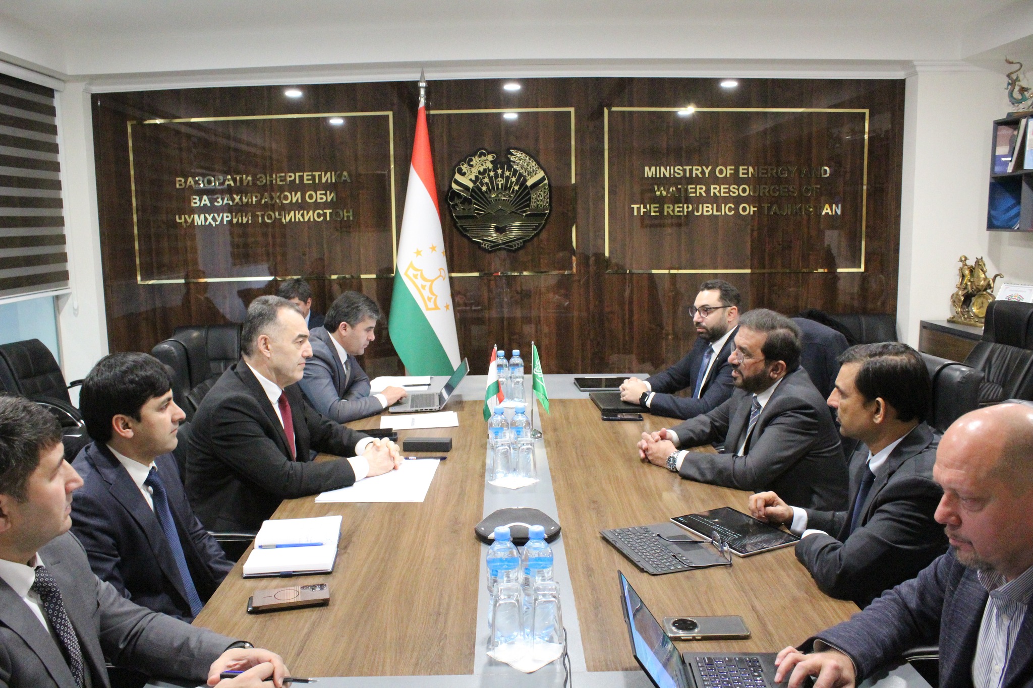 Solar power plants with a total capacity of 1,250 MW are planned to be built in Tajikistan.