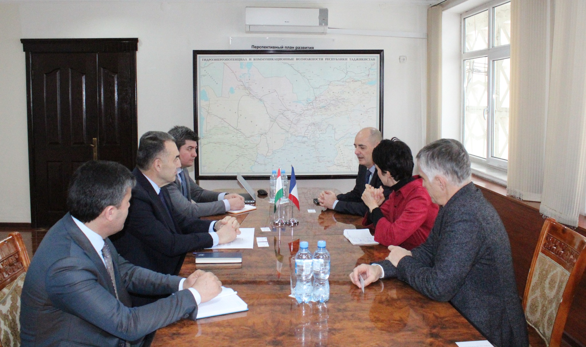 Tajikistan's Energy Minister discussed cooperation in energy and water resources with the French Ambassador.