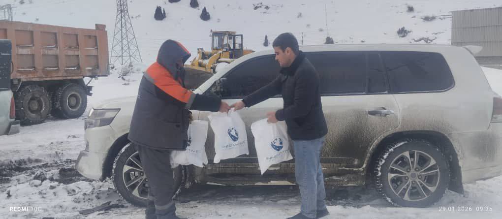 IRS employees provided assistance to those stranded on the Dushanbe-Chanok highway.