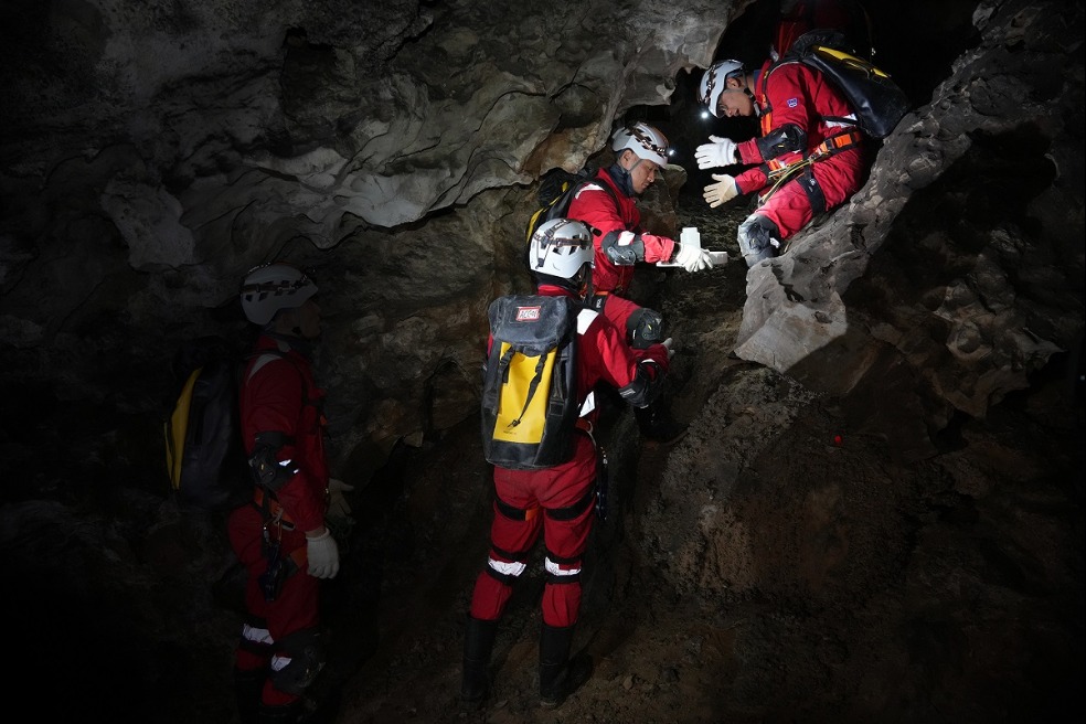 China completes first cave training for astronauts