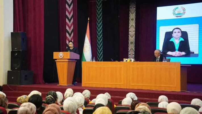 A women's and girls' forum in the Yavan district discussed the status of women in light of the President's Address