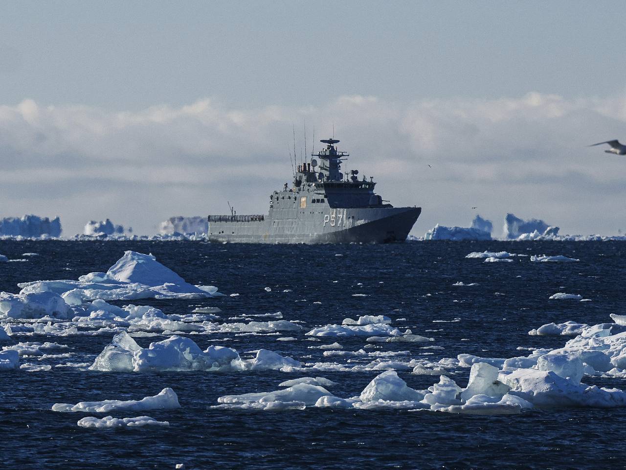 Politico: The EU has proposed considering sending troops to Greenland.