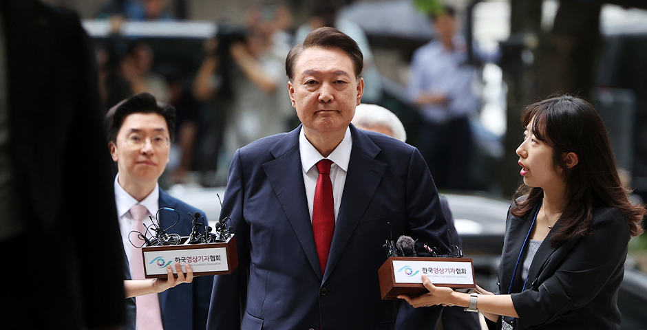 A South Korean court will consider the death penalty for former President Yun Seok-yul.