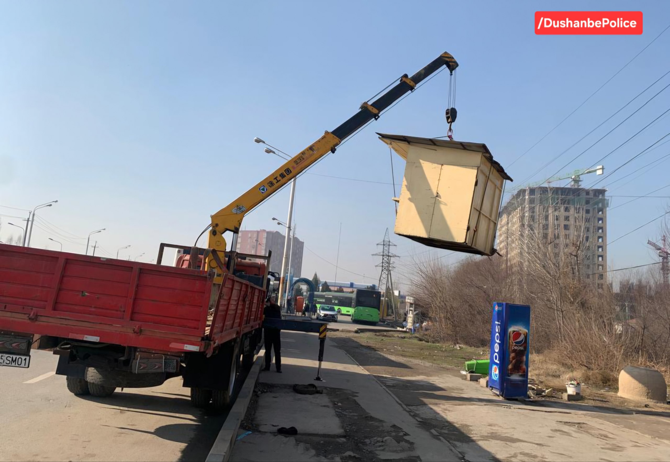 Illegal small retail facilities were demolished in Dushanbe.