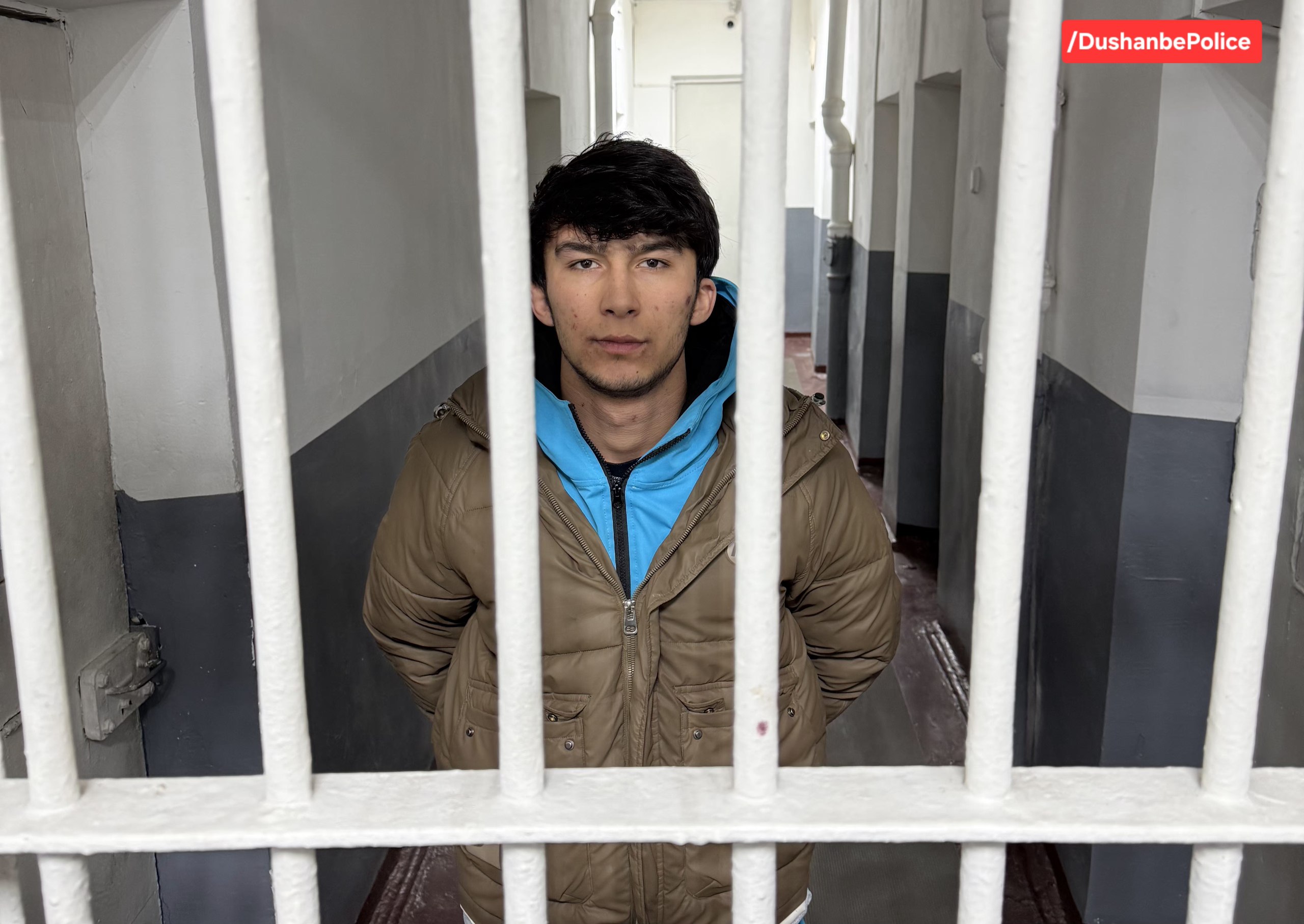 A young man was arrested in Dushanbe for carrying a knife and psychotropic pills.