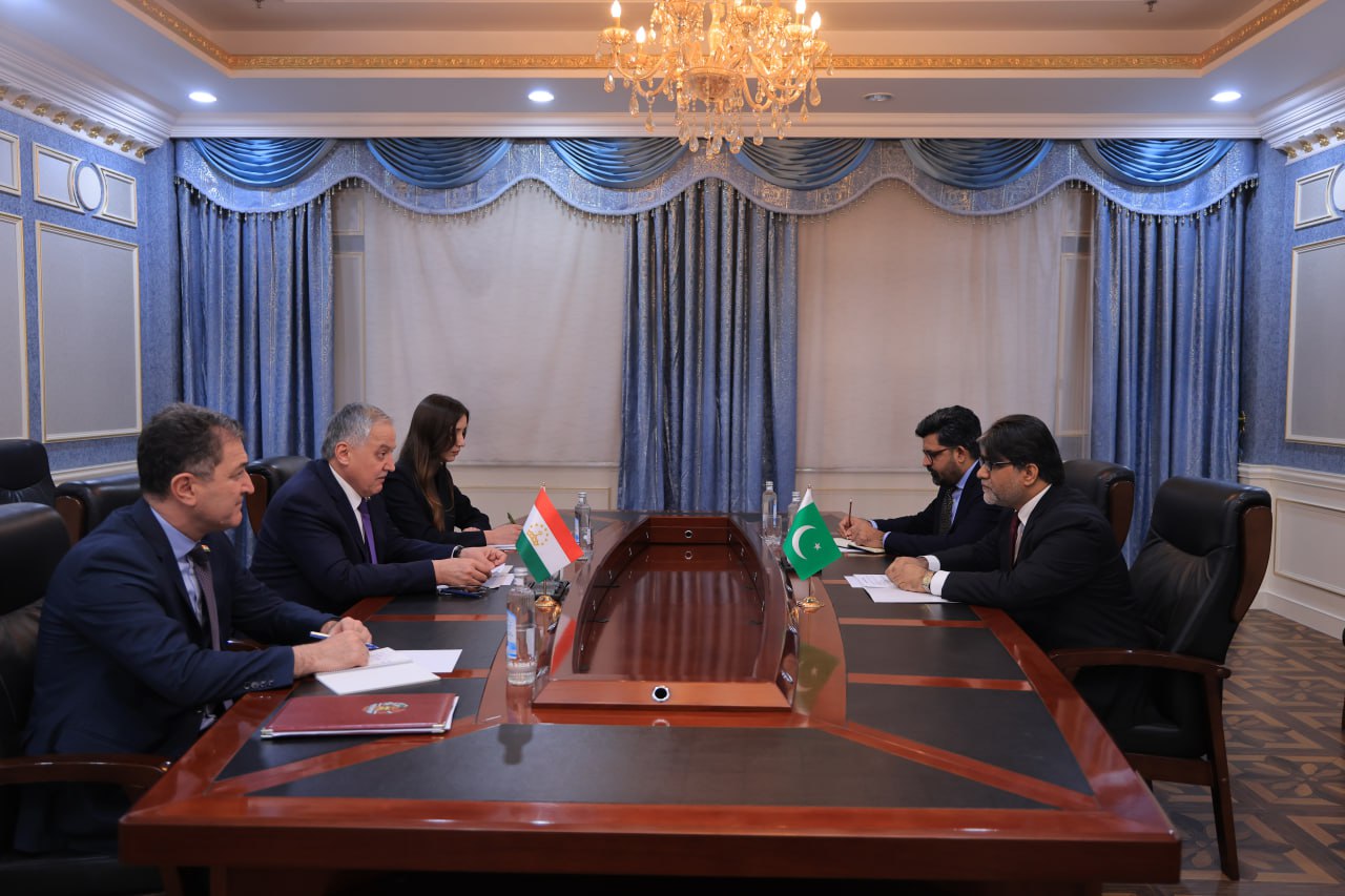 The Minister of Foreign Affairs of Tajikistan received the Ambassador of Pakistan on the occasion of the completion of his mission.
