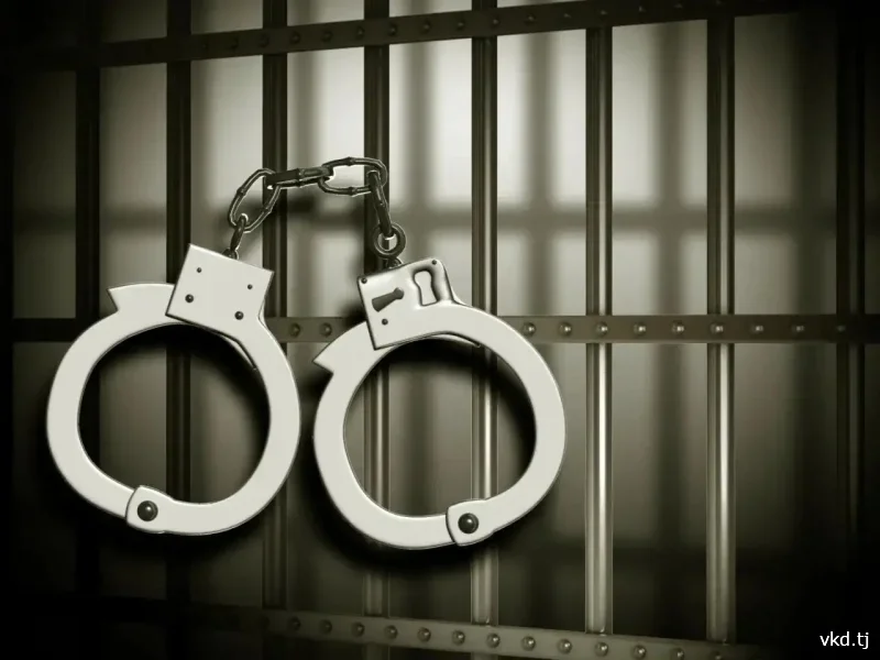 A bank employee has been detained in Dushanbe on suspicion of illegally providing a loan.