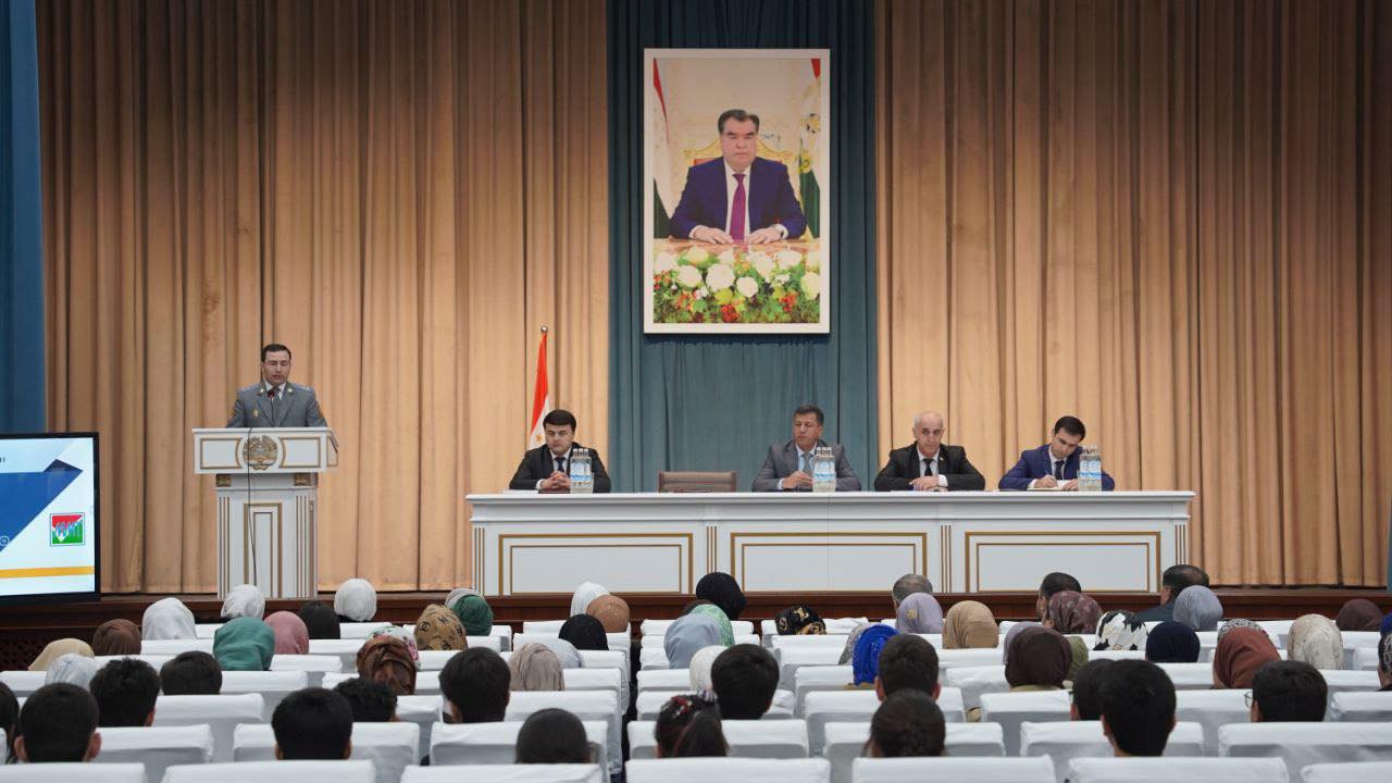 A meeting on combating corruption in education was held in Dushanbe.