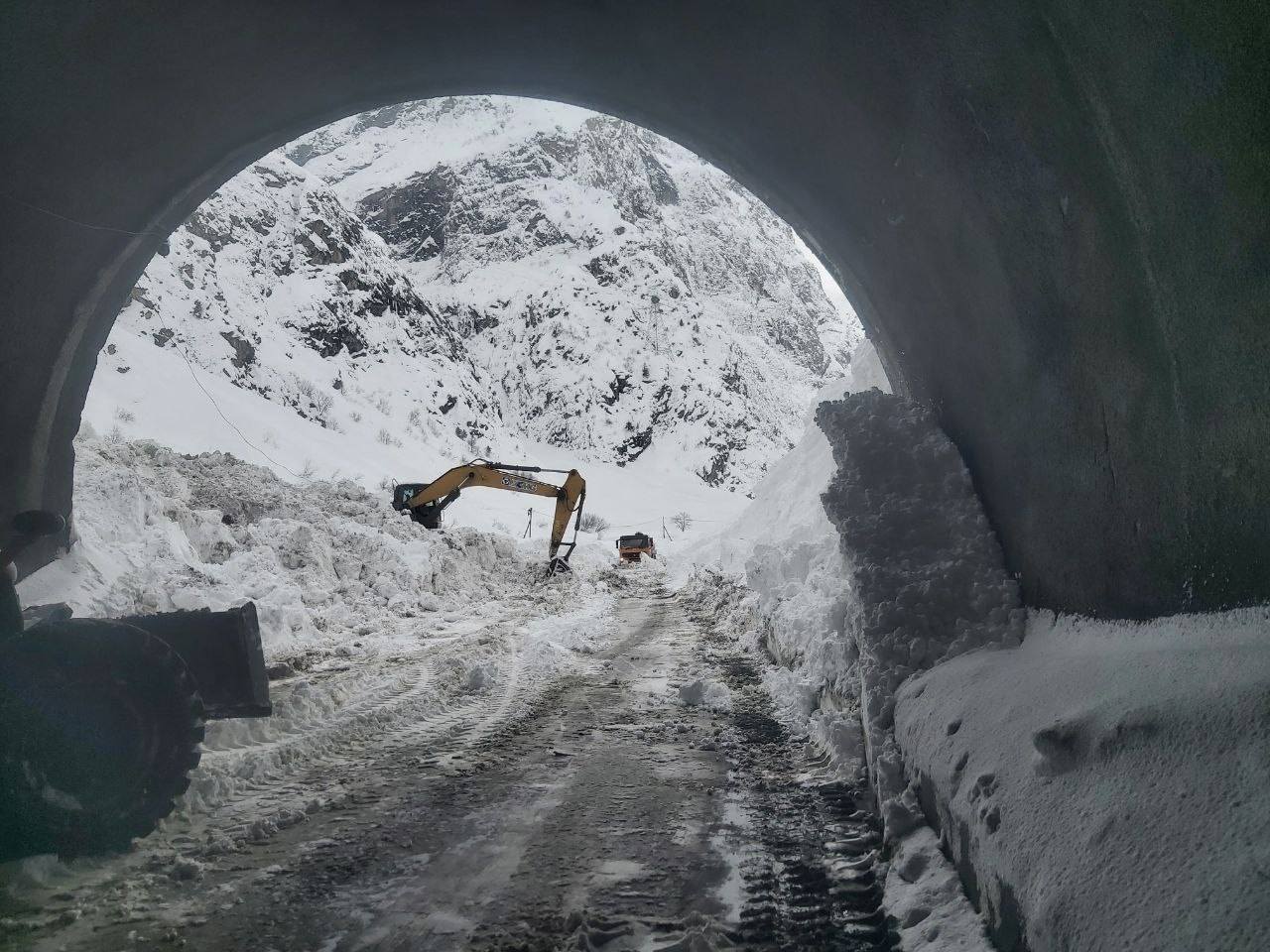 Seven avalanches were recorded on the Dushanbe-Chanak highway.