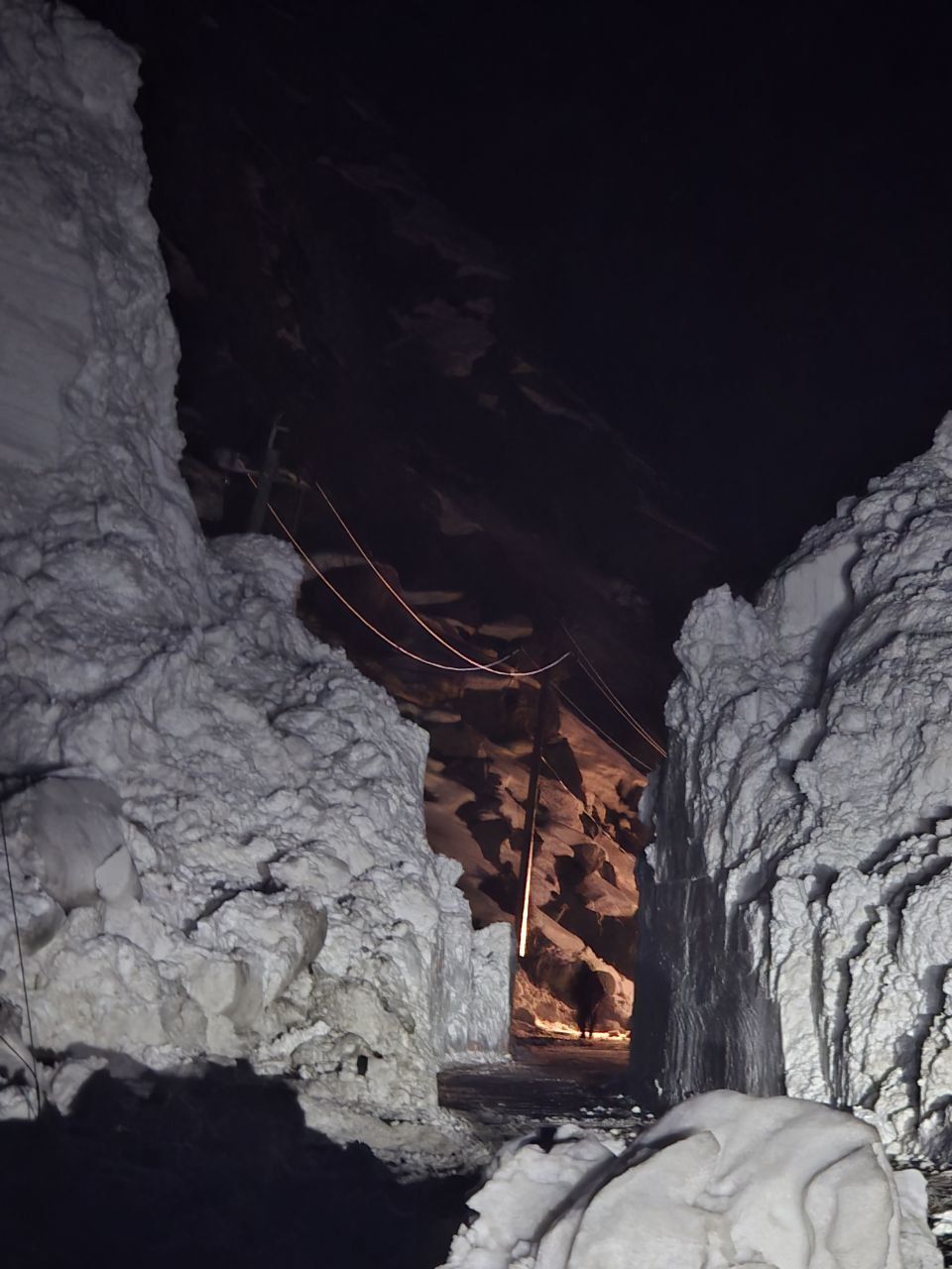 A 20-meter-high avalanche occurred on the Dushanbe-Chanak highway, traffic has been partially restored.