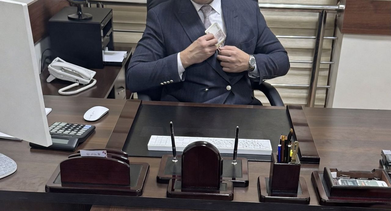 In Levakant, the former chief of staff is accused of abuse of power.