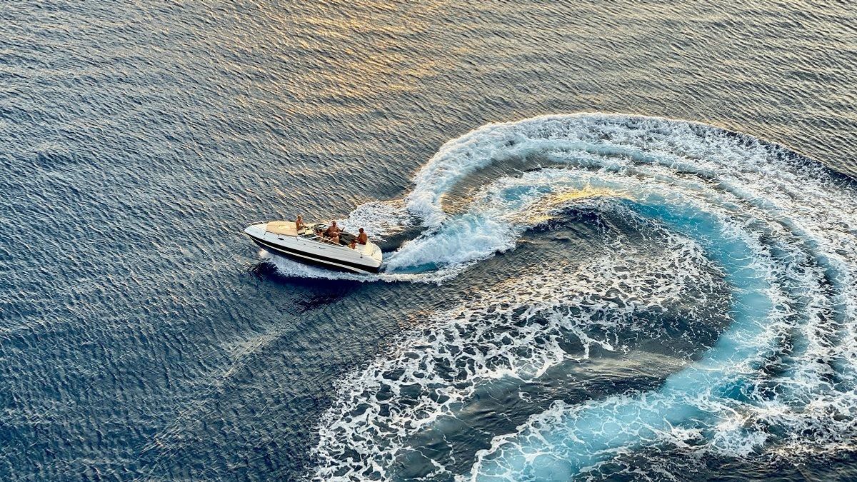 A shootout involving a US-flagged boat occurred off the coast of Cuba, with fatalities reported.