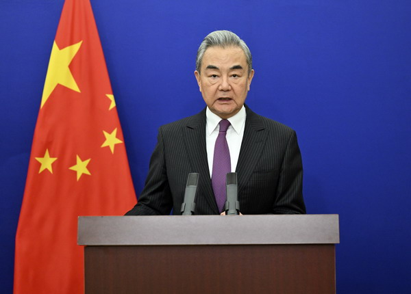 China is ready to work with all countries to improve global human rights governance, the Chinese Foreign Minister said.