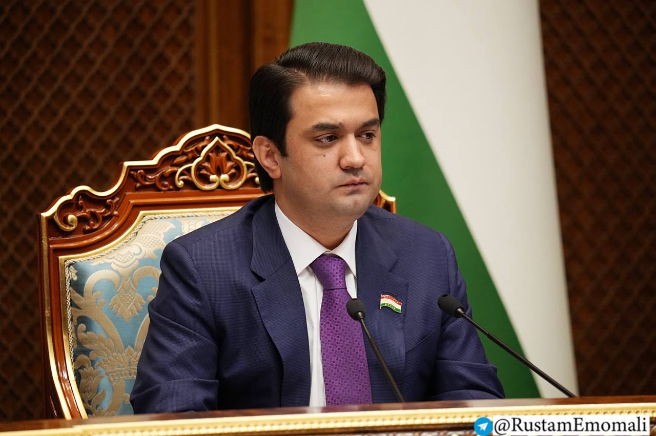 Rustami Emomali called for strengthening awareness-raising efforts on traffic regulations.