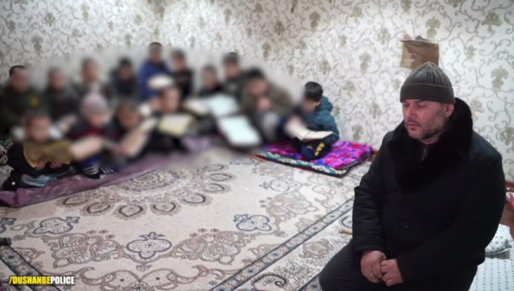 A resident of Vakhsh has been detained in Dushanbe on suspicion of torturing 13 children.