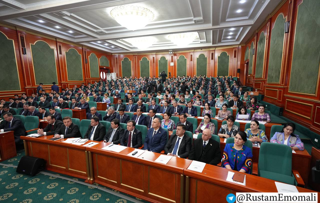 The fifth session of the Majlis of People's Deputies was held in Dushanbe.