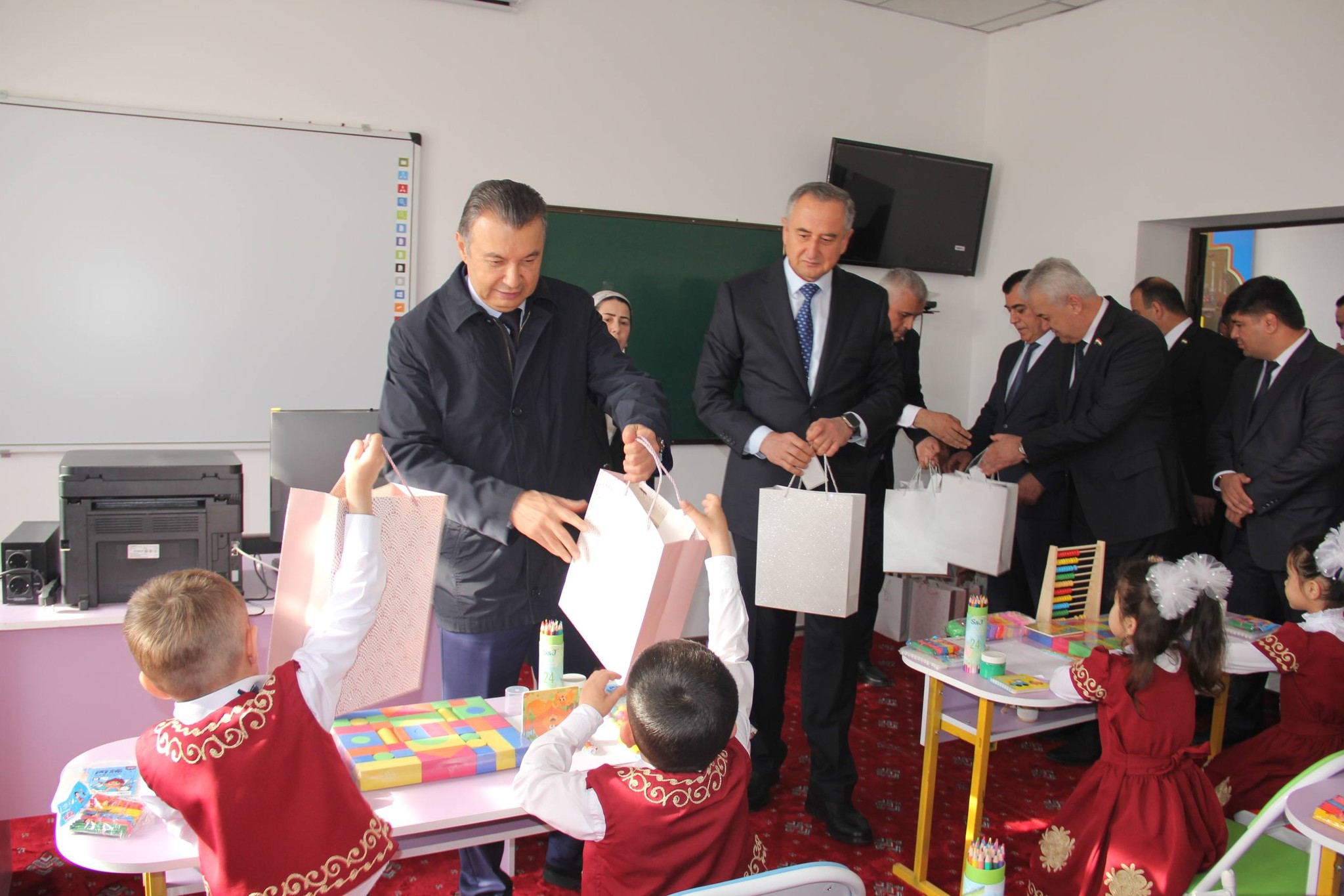 A 240-seat school was opened in the Fazl Nabi mahalla in the Hamadoni district.