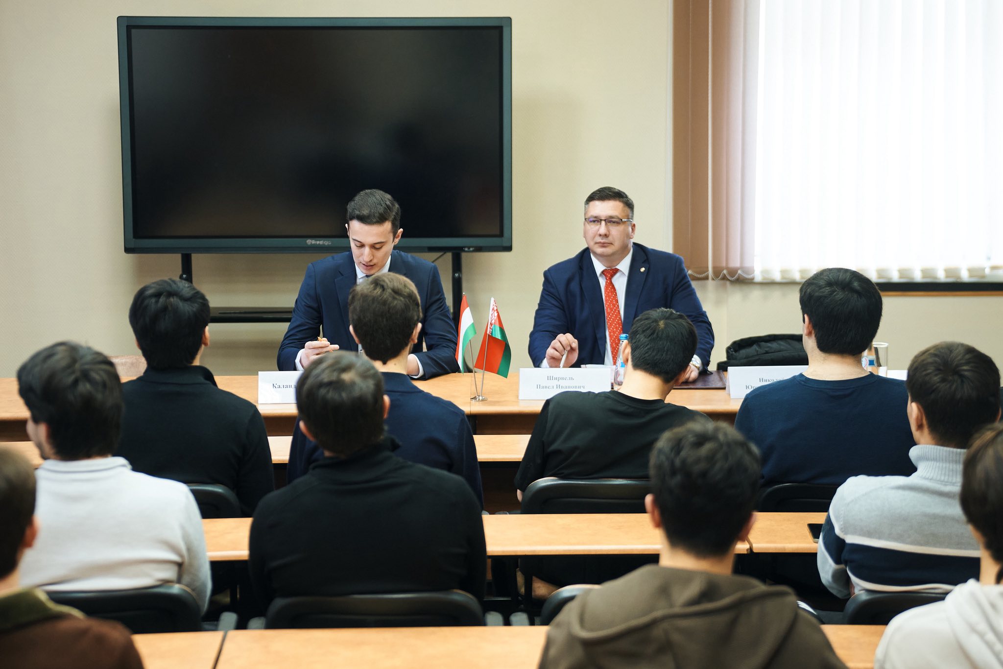 The Embassy of Tajikistan in Belarus held a meeting with Tajik students about culture and education.