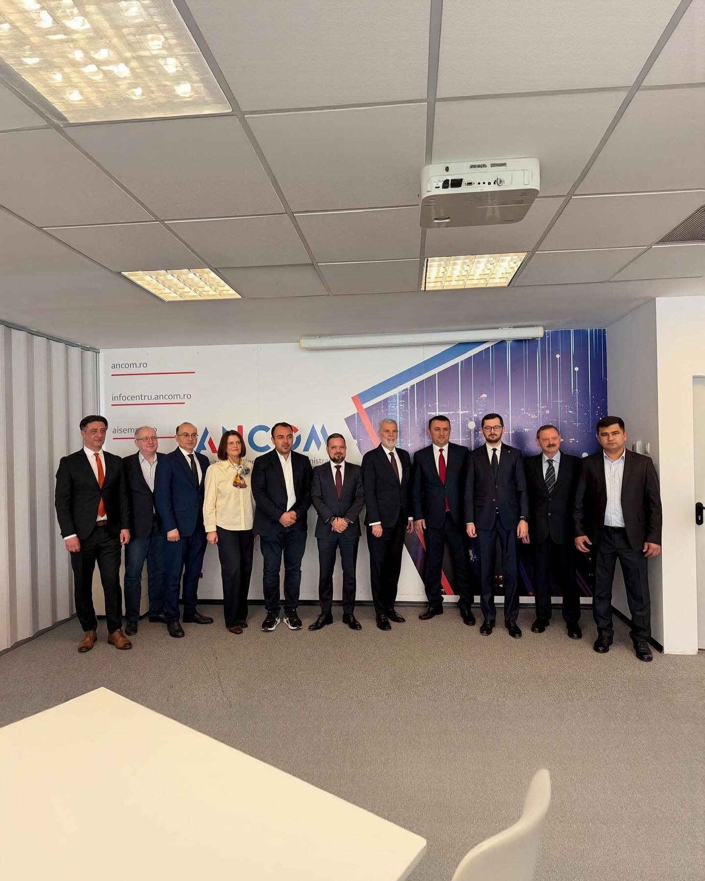 Tajikistan and Romania discussed cooperation in communications and digital technologies.