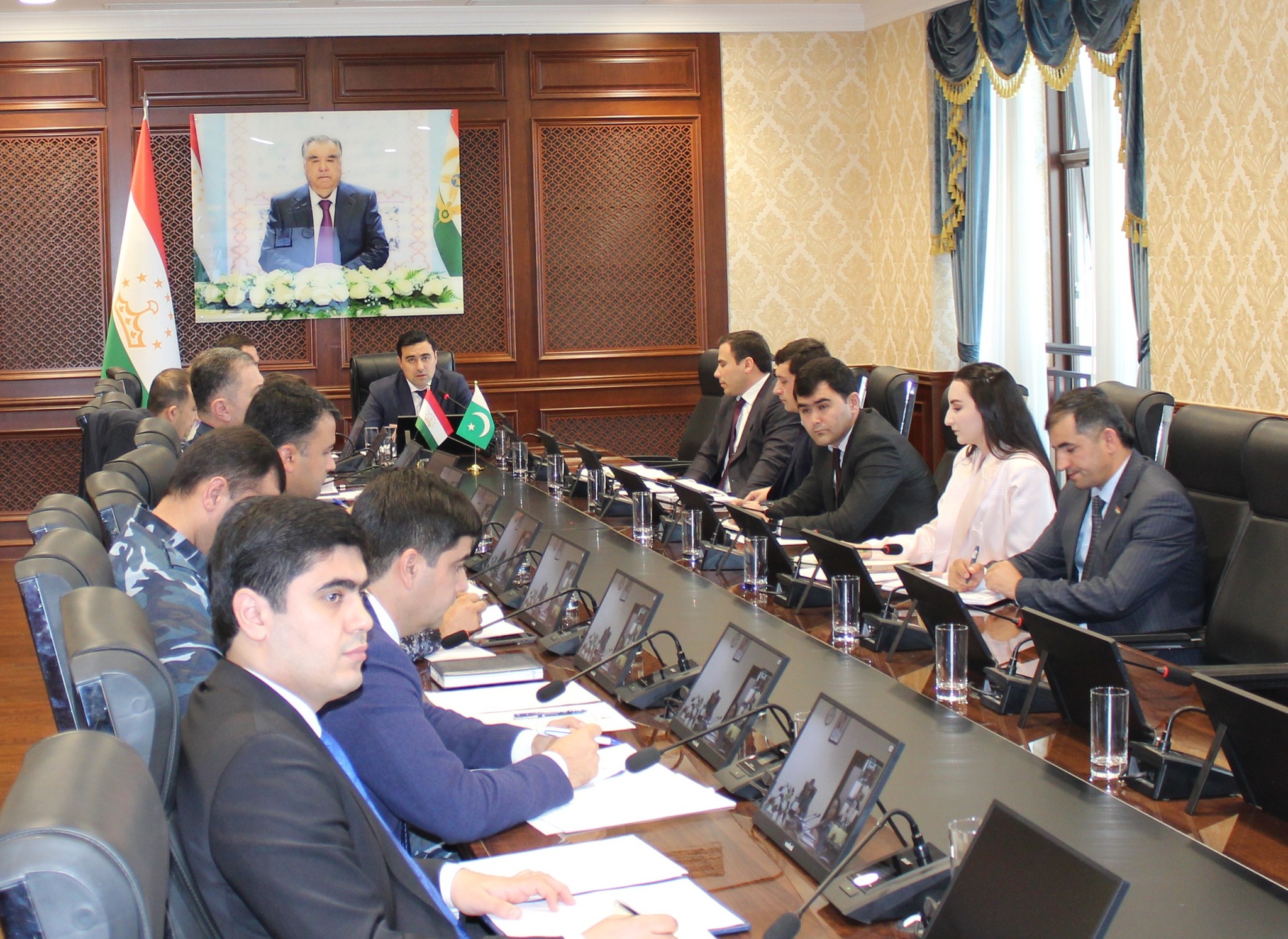Tajikistan and Pakistan are stepping up cooperation in trade and investment.