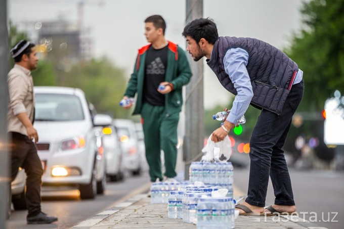 The Council of Ulema has called for food distribution on Dushanbe's roads during Ramadan.