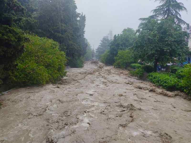 Rising river levels and avalanche risk expected in Tajikistan