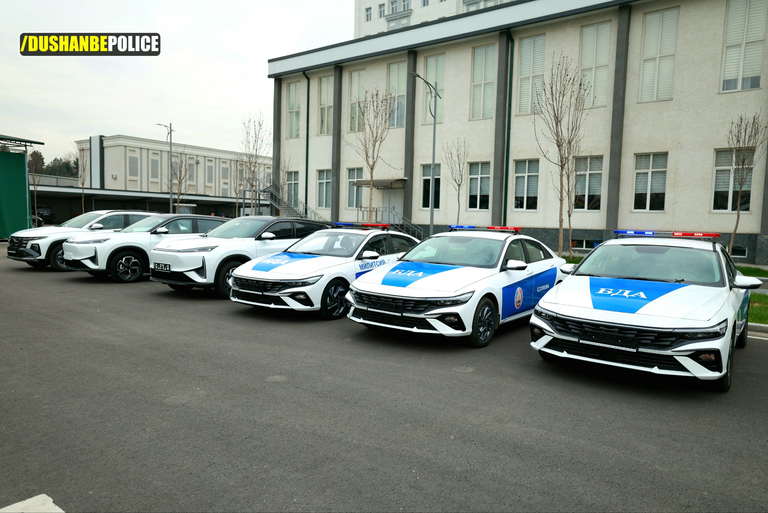 Entrepreneurs donated six new official vehicles to Dushanbe police.