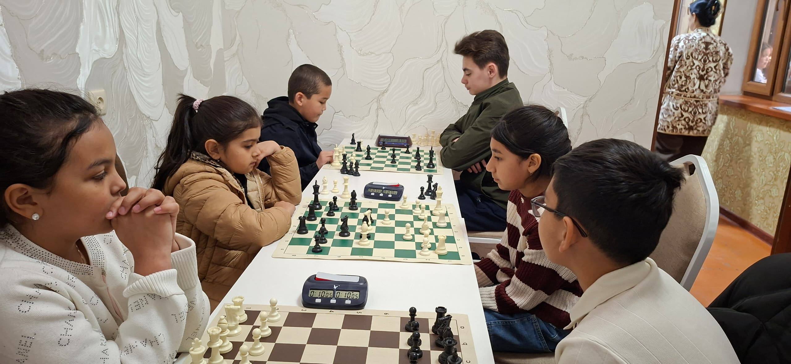 The Pili Damon school team chess tournament has kicked off in Dushanbe.